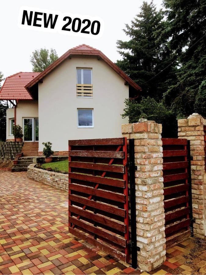 'New' Sunkissed Villa On The Old Hill Balatonalmadi Exterior photo